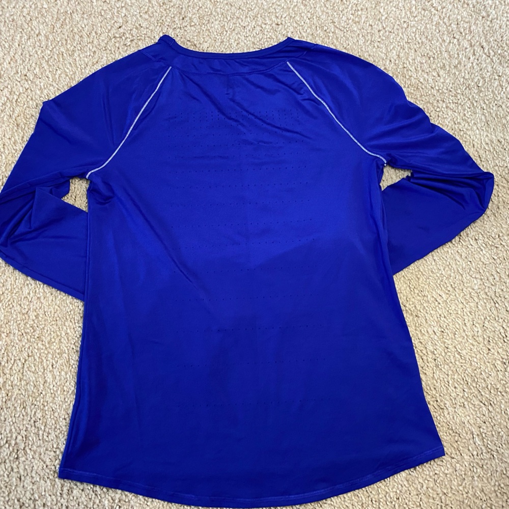 Athleta Sun Rash Guard - Picture 4 of 4